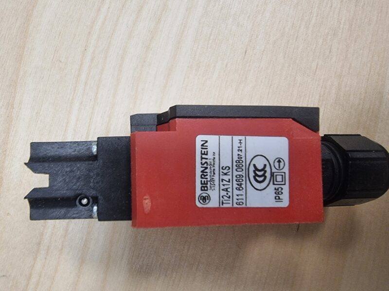 מפסק מגע דלת מוגן מים KONE מק"ט KM274626